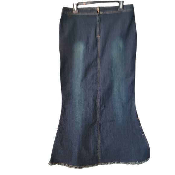 TooHot denim maxi skirt with Rawhide trim - 10. F27 - Picture 6 of 9